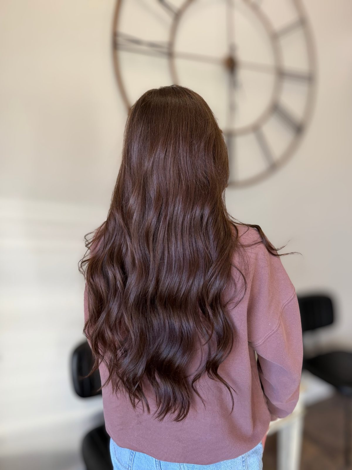 Rich mocha brown color on extra-long waves